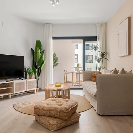 Casa Alegra Center 아파트 에스테포나